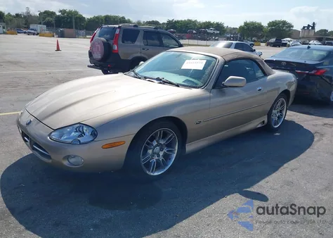 2001 Jaguar Xk8 z USA, uszkodzony, nr VIN SAJDA42CX1NA13733